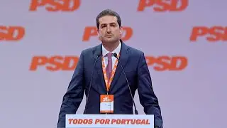 Hugo Soares ouve apupos e responde: 
