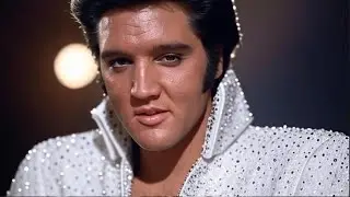 Elvis's jumpsuit RIPPED OPEN on stage &mdash; his reaction had 30,000 people CHEERING