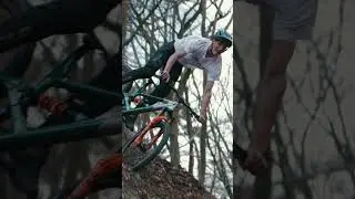 Josh Lowe boosting the hip! #mtb #slomo