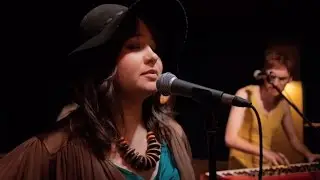 Os Tropies - Undercovers Girl (Live at Burdock)