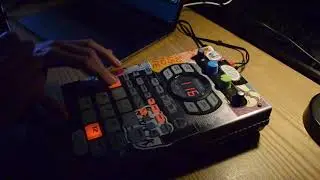 Making a jazzy lofi hiphop beat on the SP404sx