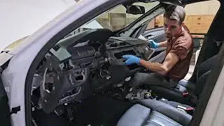 BMW G30 Dashboard pull out!