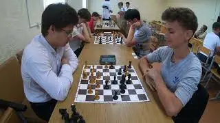 ЛИЧИК - СЫЧИК. Шахматный турнир в Берёзе 2025. 5 тур. 1 стол (почти полная партия)
