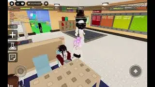 Epic sisters play roblox together