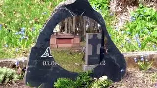 Haunted Estonia : The Gothic Graves of Haapsalu Old Cemetery