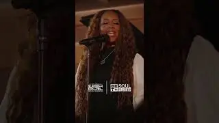 Lalah Hathaway salutes Randy Moss with &ldquo;A Song for You&rdquo; at Super Bowl Soulful Celebration 🎶 #bet