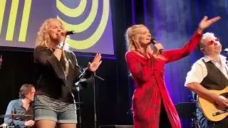 MONTI BETON feat. Iris Camaa & Gitti Guggenbichler - Mamma Mia