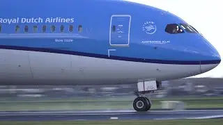 FRIENDLY PILOT! KLM Boeing 787-10 Dreamliner Landing At Schiphol