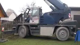 K&aacute;ceni stromu s pomoc&iacute; Jeř&aacute;bu Terex-Demag AC25 4 č&aacute;st