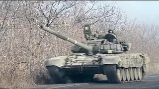 Ukraine: More tanks heading towards Donetsk