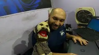 بينضفه بطريقه عجيبه مع لؤي 😂