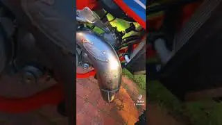 How to clean your rusty exhaust pipe #shorts #2stroke #dirtbike