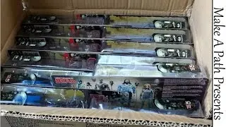 UNBOXING CASE of COMIC SERIES 5 The Walking Dead Figures