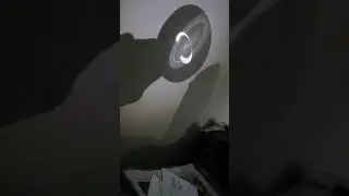 Optical torch light (play with phone flash + magnifier)