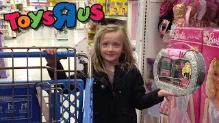 GIANT SURPRISE EGG - DISNEY, BARBIE, AND FROZEN - KIDS TOYS R US SHOPPING SPREE