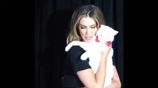 Frosty The Snowman - Delta Goodrem (teaser)