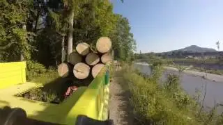 Unimog 407 beim Holztransport