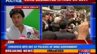 Congress on Modi 365
