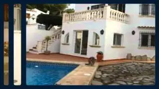 Schicke Villa mit Pool und 4 Schlafzimmern auf 800qm Grundst&uuml;ck
