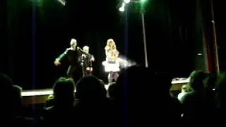 SHOWDANS GREASE