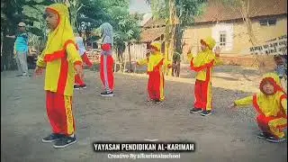 Kegiatan pagi dedek Aina disekolahan. 