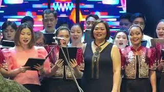 The Maestro Joel Navarro Tribute Finale. The singing of 
