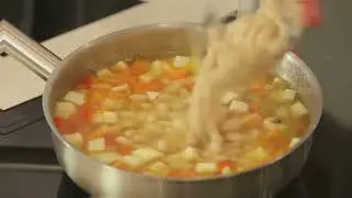 Deliciously Warming Spiced Carrot Apple Soup Recipe: The Perfect Blend of Sweet and Savory