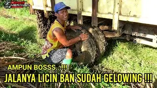jalan licin ban gelowing cak tiar // palm truck on slippery road