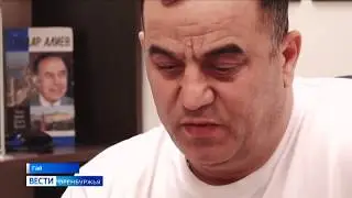 Ильяс Мамедов В Гае предприниматель раздал горожанам 44 тысячи масок для защиты от коронавируса.
