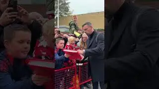 🚨🇳🇱 Ruud van Nistelrooy arrives for his first game as Man United interim coach vs Leicester carabao