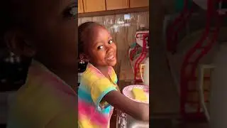 HELPING MOMMY 🧼🙌🤗#cleaning #hygiene #foryou #home #kitchen #fyp #omwamidrbabu #rap #love #poetry