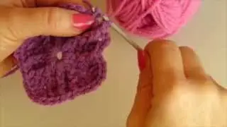 #1-2 Crochet Fashion - Flower Pillow Front Central Square