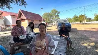 ผู้ใหญ่ใจดีใส่ชองผูกแขนงานแต่งที่จะถึงนี้ สาวสุขชาบชึ้งนำ้ใจท่านอย่างมาก🇱🇦🇹🇭