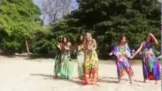 'Mount Franklin' Lightly Sparkling - Australia's Next Top Model Fashion Film
