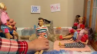 Barbie Family Gender Reveal Party! 🎉👶🎀 Dollhouse Pretend Play for Kids