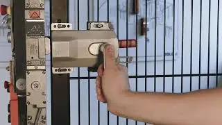 Door handle actuator for SAFEMASTER STS - comfortable and ergonomic opening of safety doors.