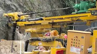 The drilling rig can effectively obtain complete core samples through drilling and coring.