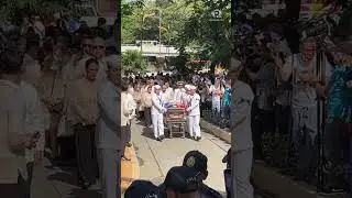 Nora Aunor&rsquo;s remains arrive at the Metropolitan Theater