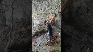 catch an animal in a rock cave #hewanunik #nature