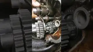 How Gears Shift Inside a Motorcycle Gearbox | Simple Explanation // Honda cg125