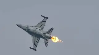 Fighter Jet Engine Failure - flyby