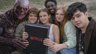 Unboxing Stranger Things Netflix with the actors from Eleven and Steve #strangerthings