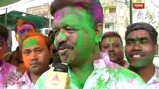 Minister Firhad Hakim celebrates Dol
