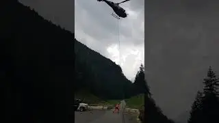 Lasten Helikopter Schweiz Swiss load helicopters with wood , Holztransport auf den Gipfel