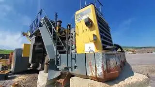 KOMATSU WA900 For Sale