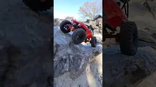 Deadbolt cliff hanging #offroadcrawling #scx24 #scx24mods