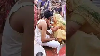 bhabhi kar do kiss #lovestatus #romentic_status #kiss