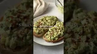Smashed avocado toast w hard boiled eggs, healthy breakfast or lunch idea 😊 recipe below ⬇️ enjoy!