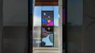 Look how gorgeous the dichroic glass looks in this little #stainedglass landscape!