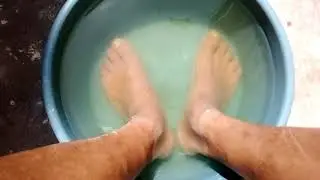 Agua tibia con sal y vinagre para aliviar golpe,lastimadura, contractura. Ebel Garcés.